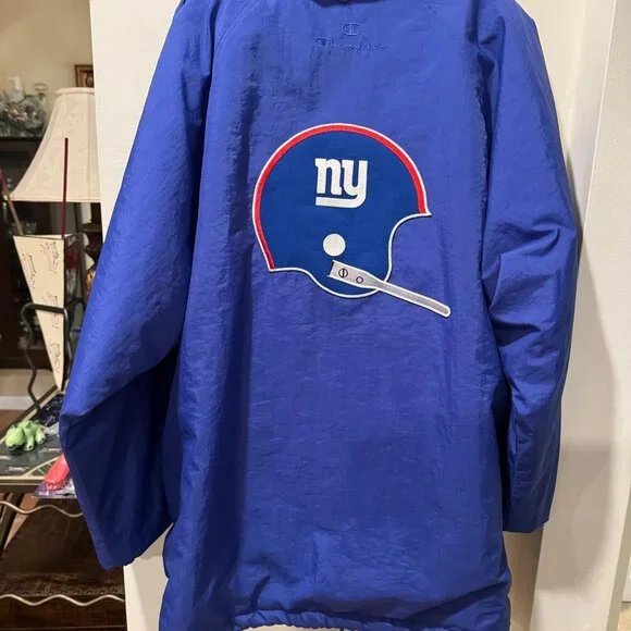 **Official Licensed Champion NY Giants Vintage Stadium Jacket – Size Medium**